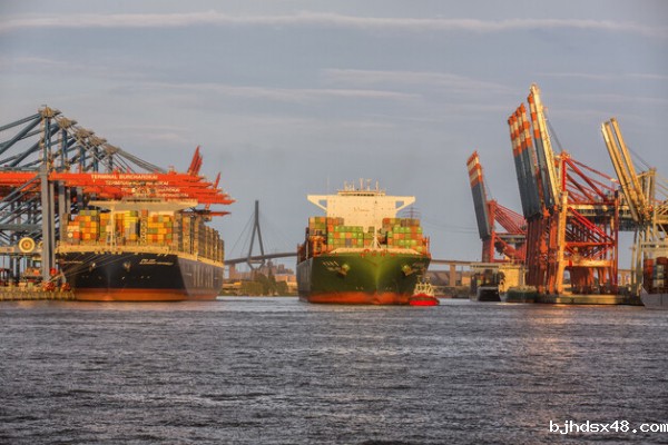 南沙到中东一个集装箱运费多少钱 南沙到中东一个集装箱运费多少钱